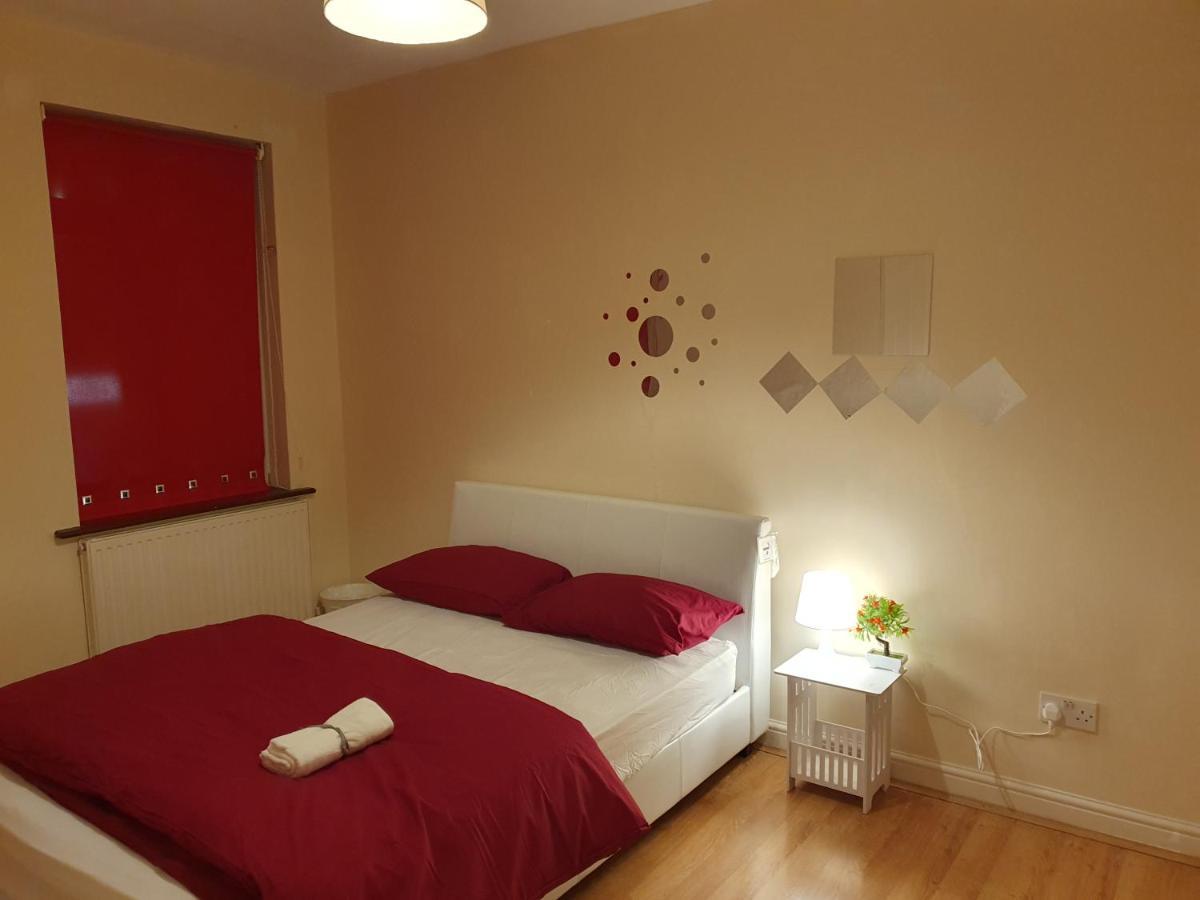 Amh Hotel - Greenford Station Northolt  Buitenkant foto